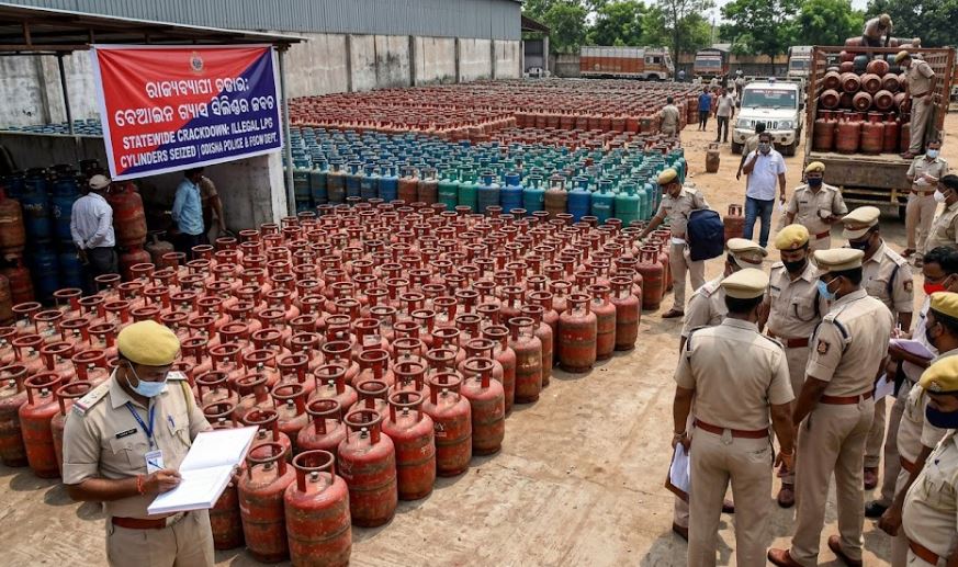 Odisha Seizes 8,457 LPG Cylinders in Statewide Crackdown on Illegal Stockpiling